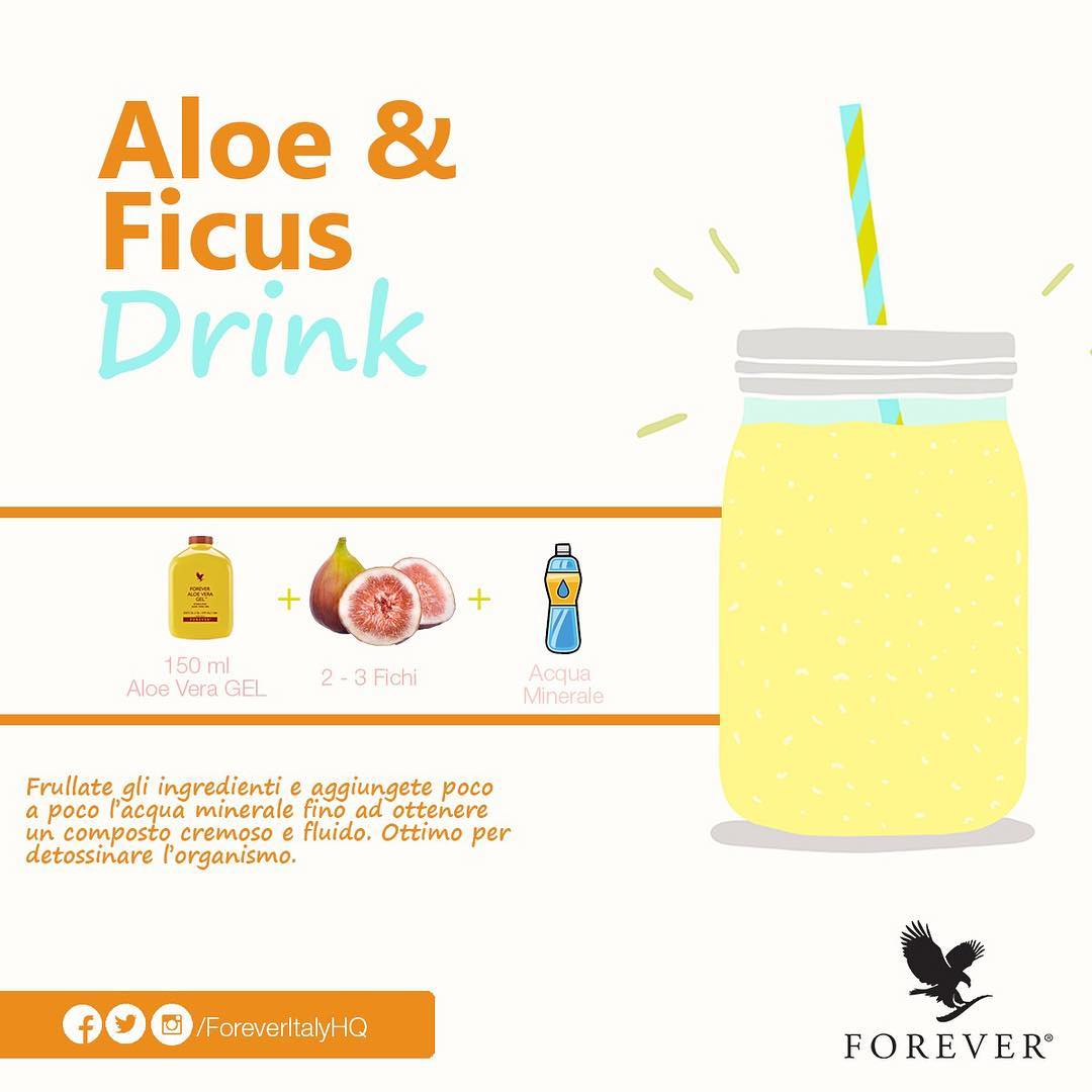Aloe, frutta fresca e acqua